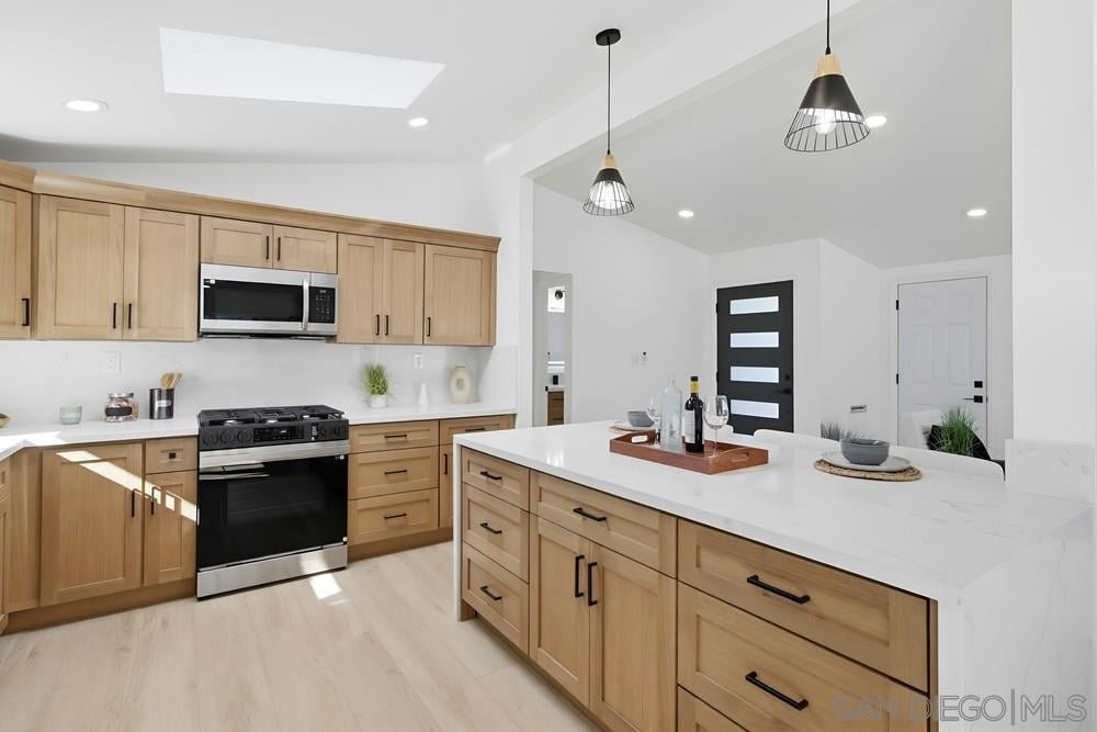 5165 Winthrop St San Diego CA 92117