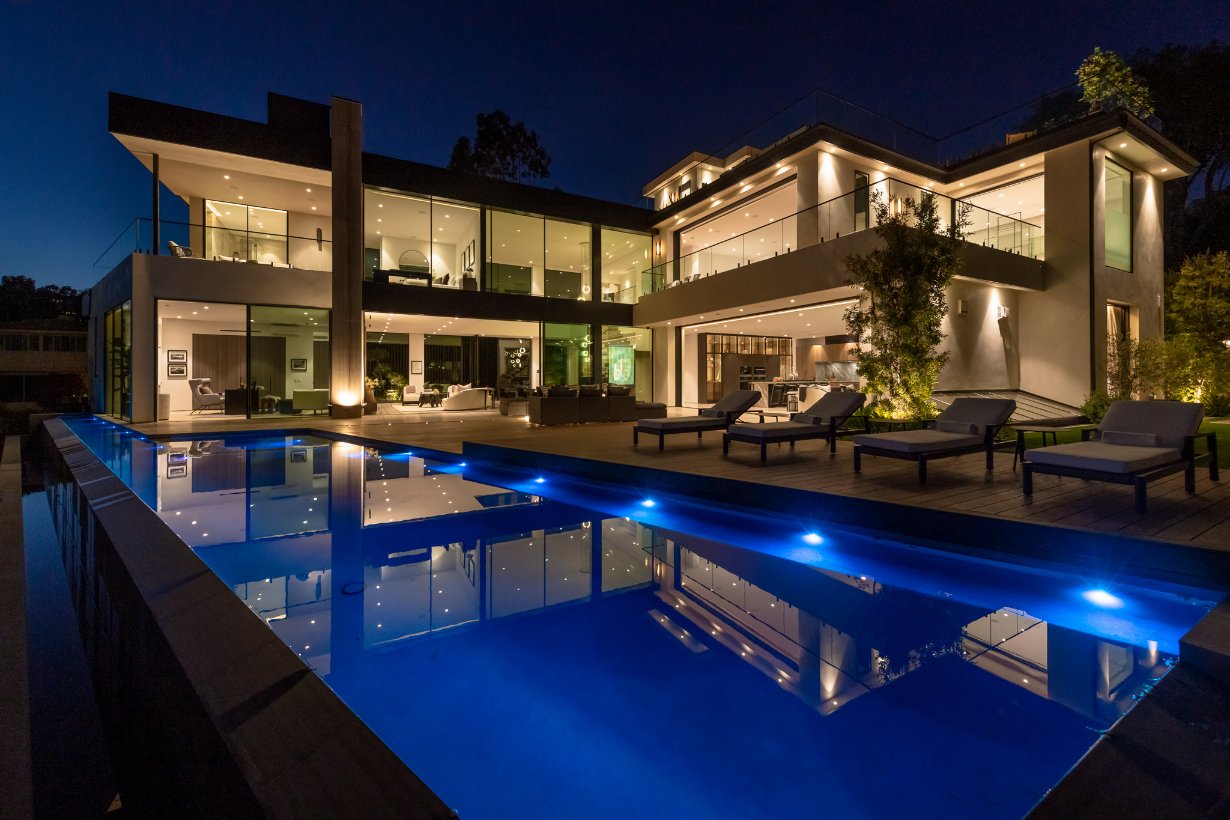 1332 Laurel Way