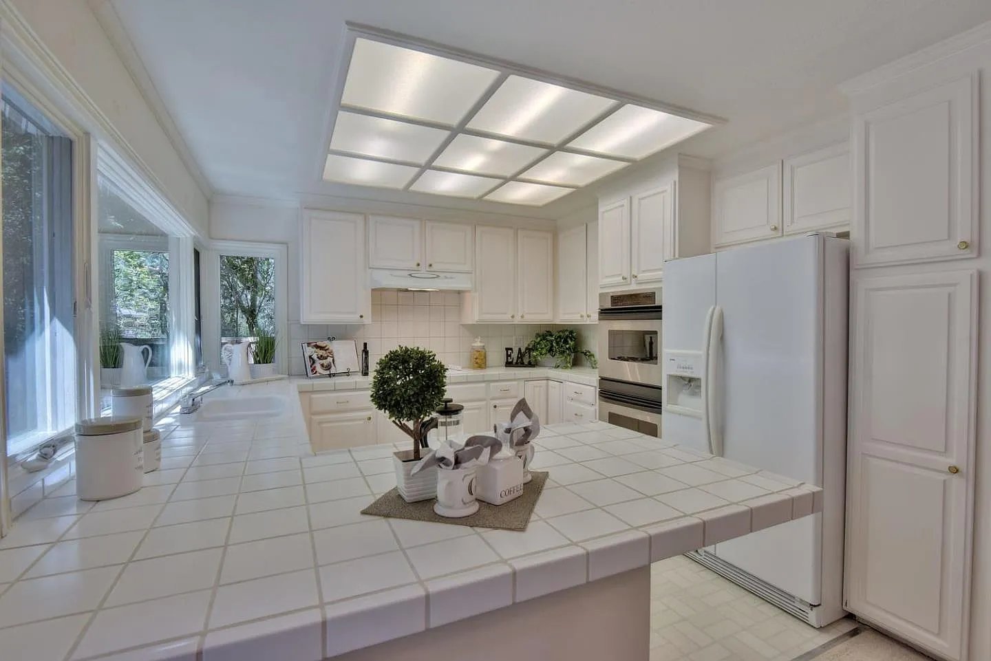 17364 Grosvenor Ct