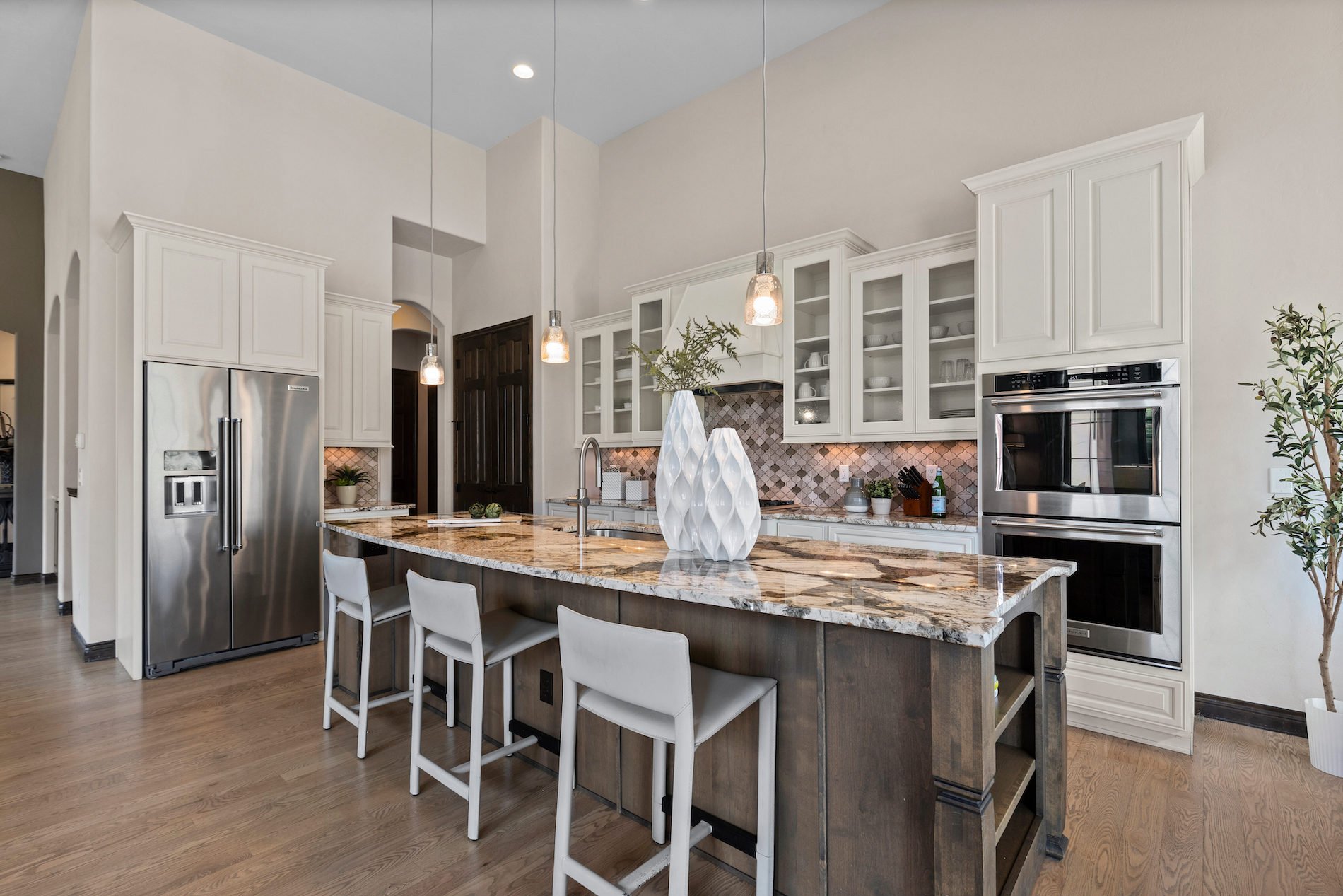8122 Raphael Lane