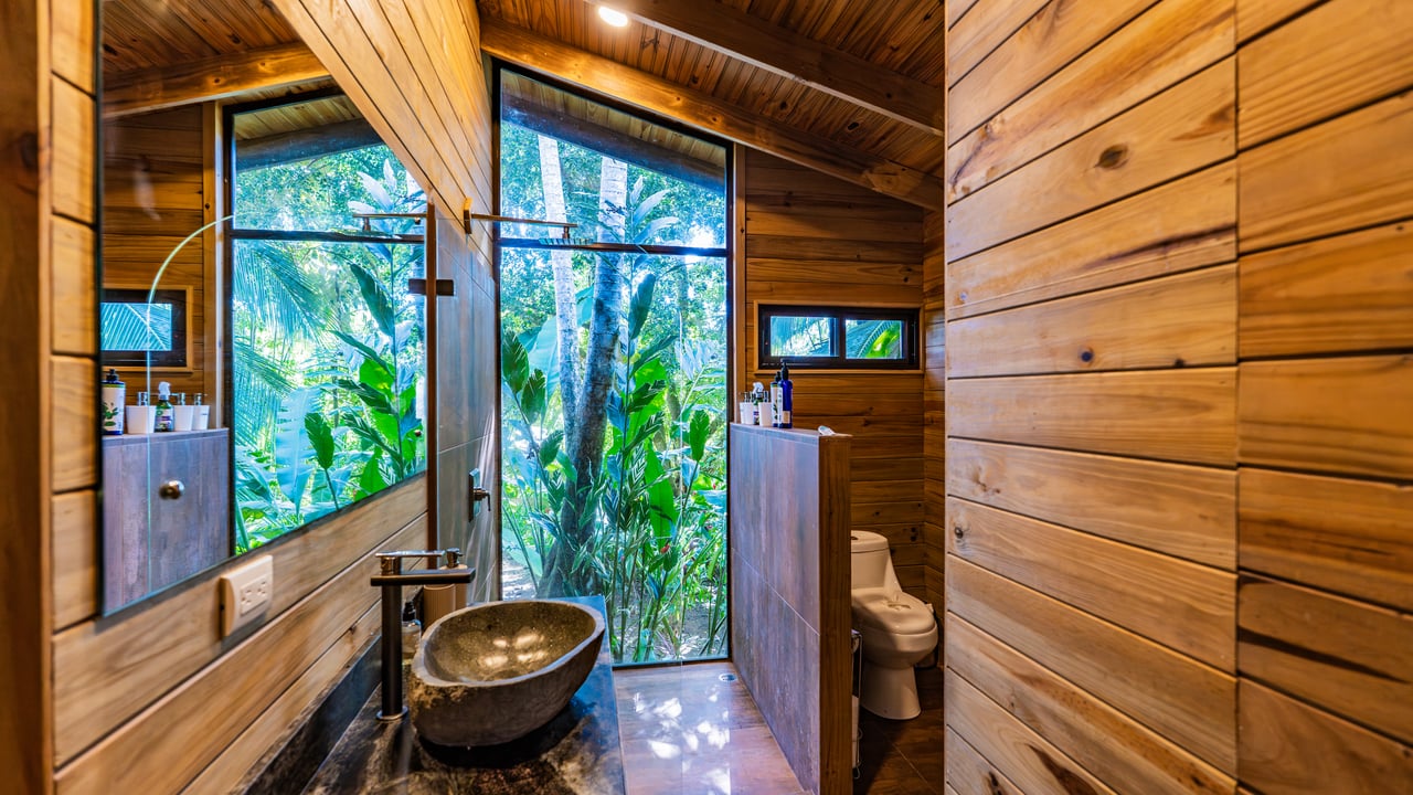 Ocean View Luxury Estate with An Incredible Location in Dominical