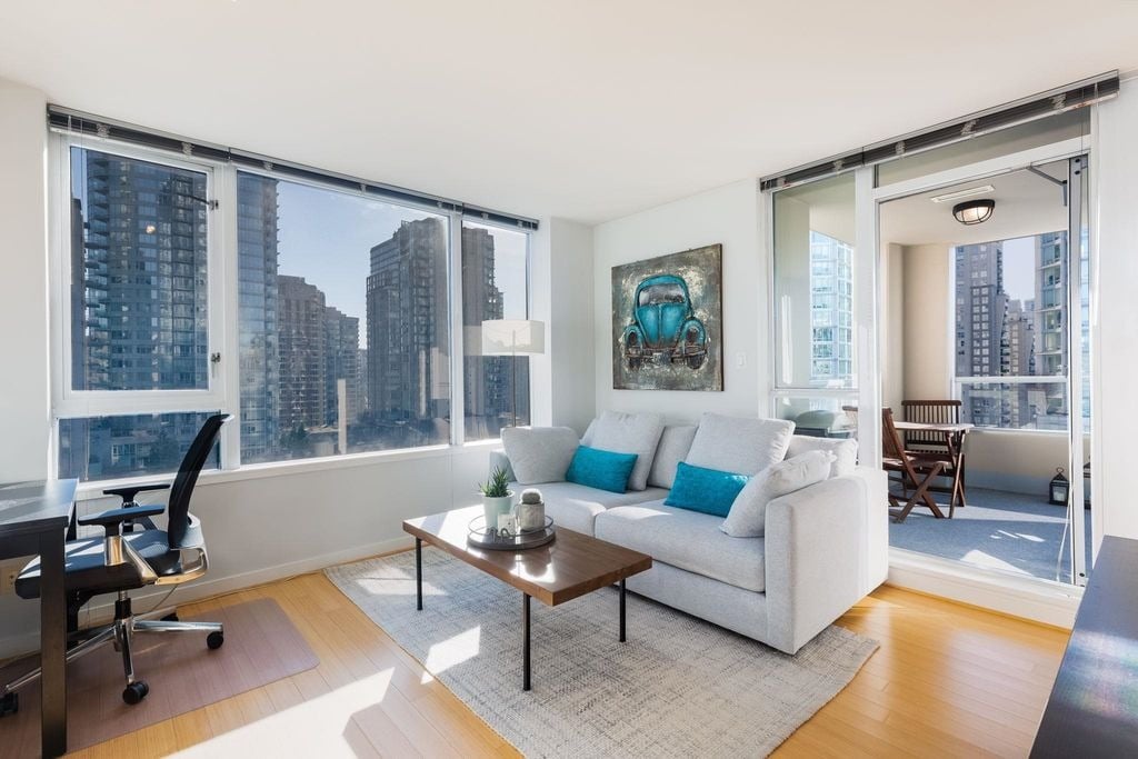 822 Seymour St, #909