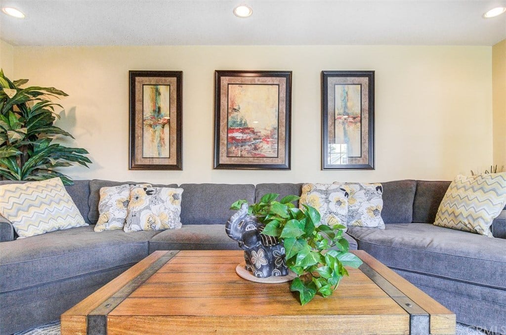 6212 Chickasaw Dr