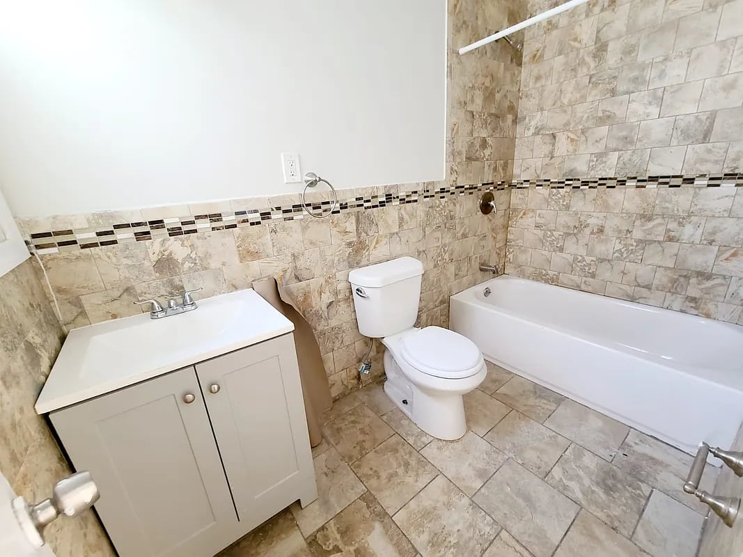 2106 Arthur Avenue #1