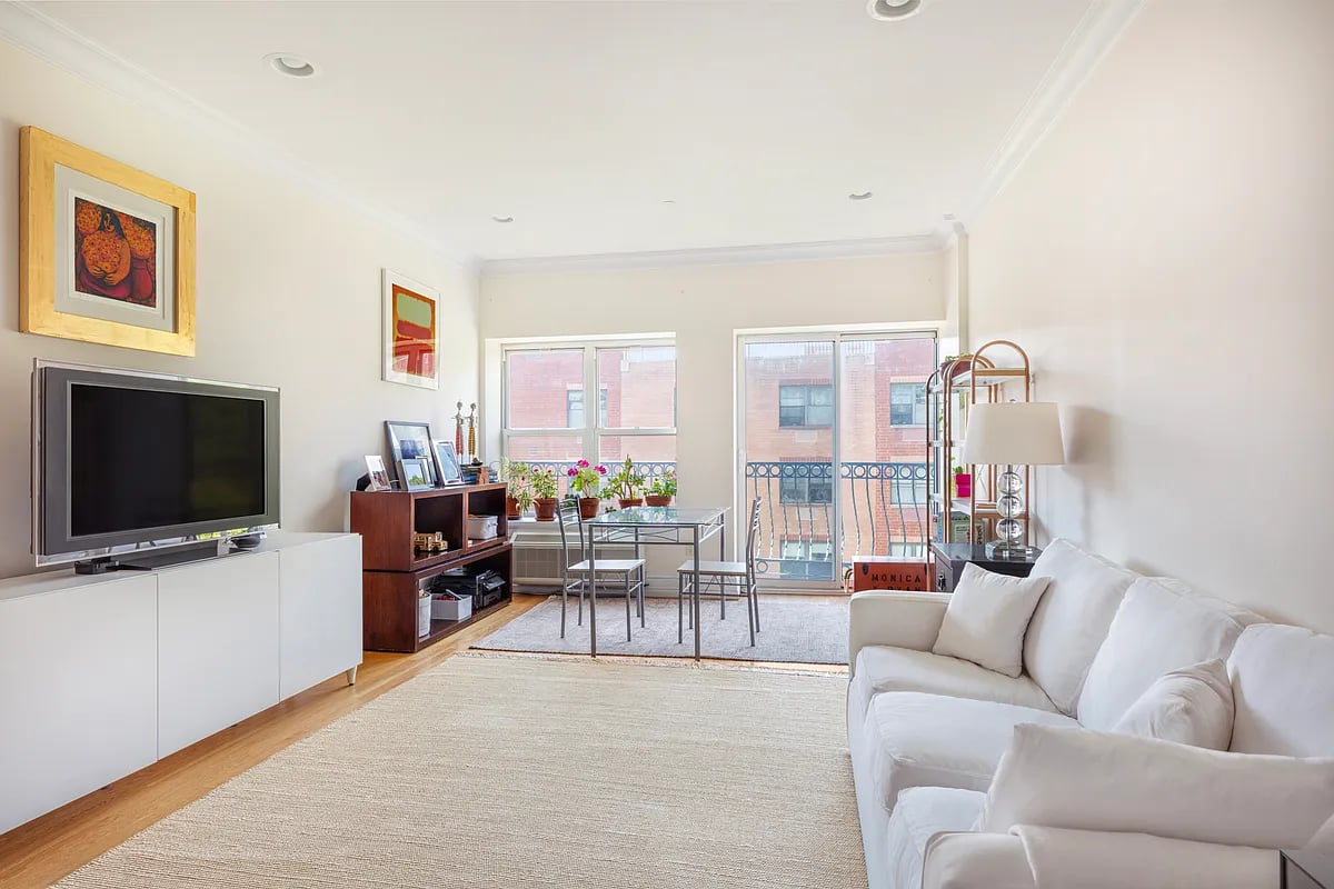 261 West 112th Unit: 5E