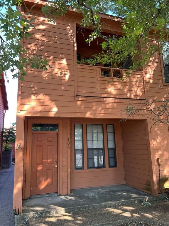 1305 W Villa Maria #D106