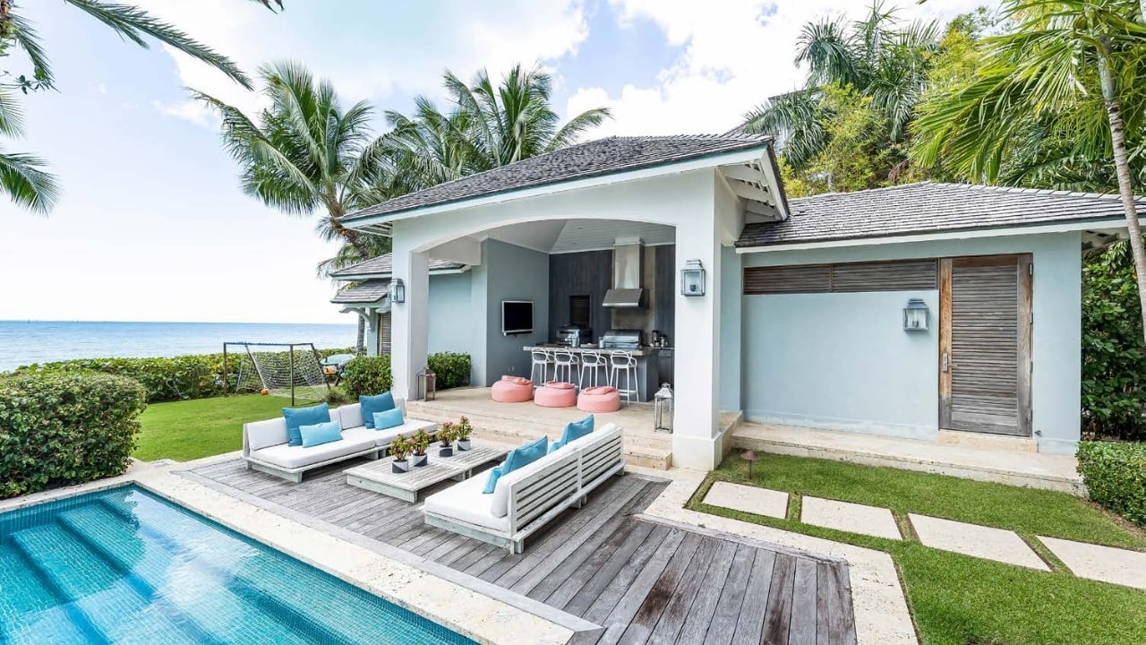 5 Oceans Beachfront Estate