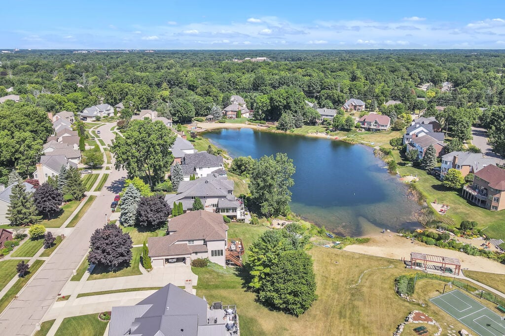 《亚特兰大房市买家最容易忽略的三大“软性因素”：社区氛围、邻居、长期稳定性》