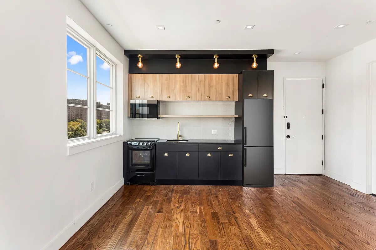 133 Brown Place #203