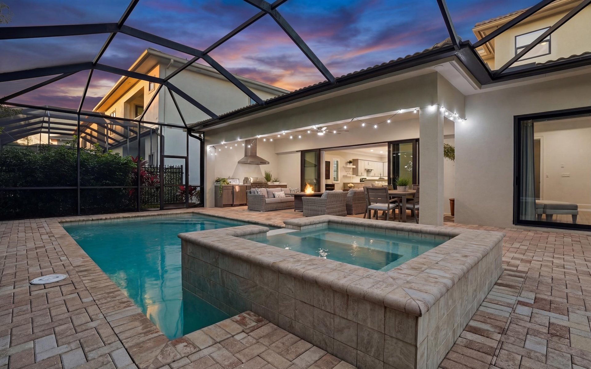 2867 Coco Lakes Dr