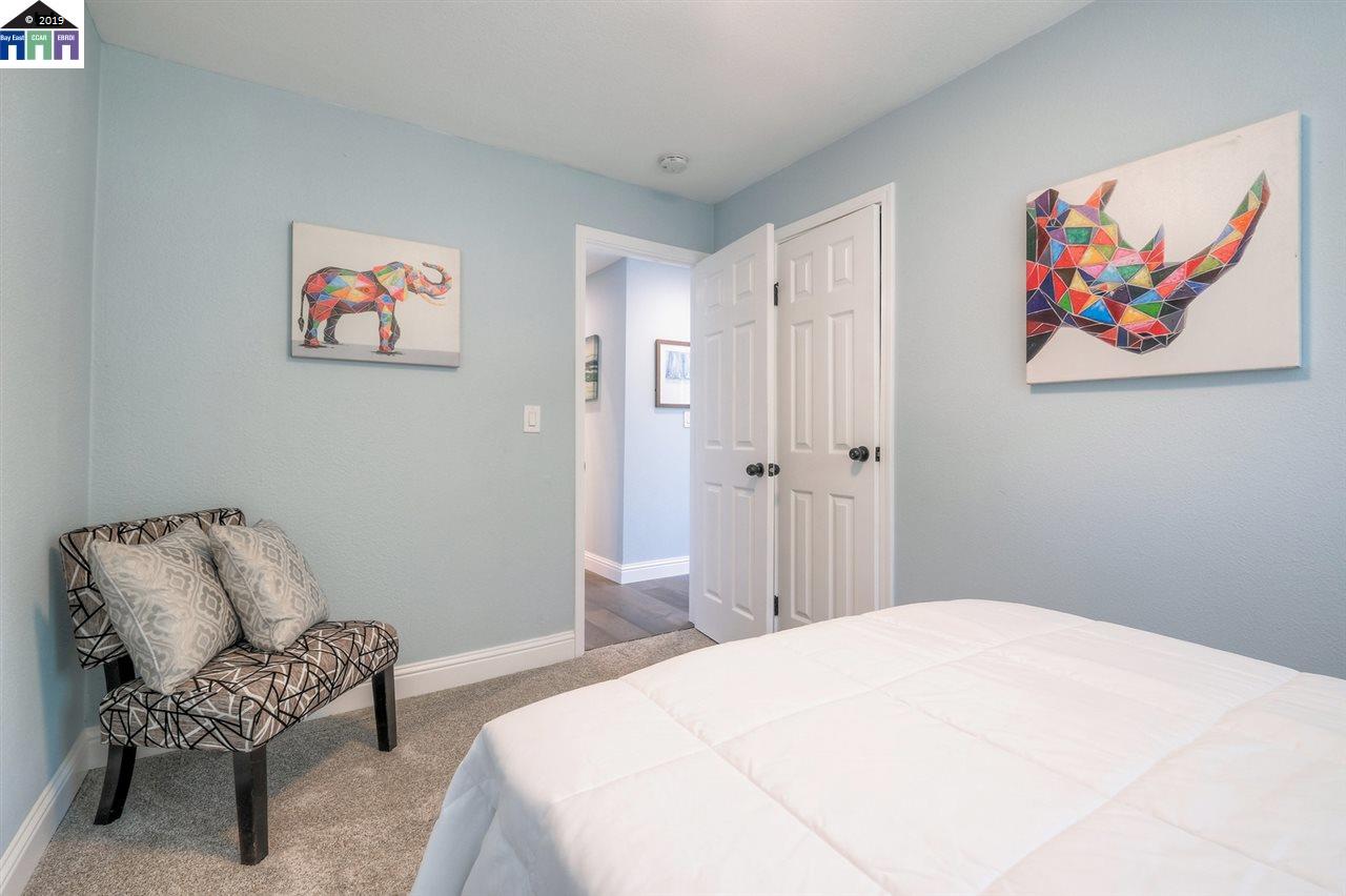 154 Renfrew Ct