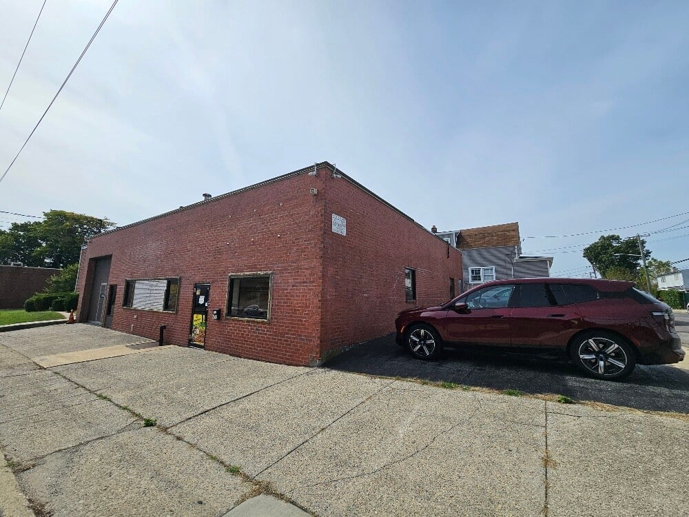 454 Meacham Ave