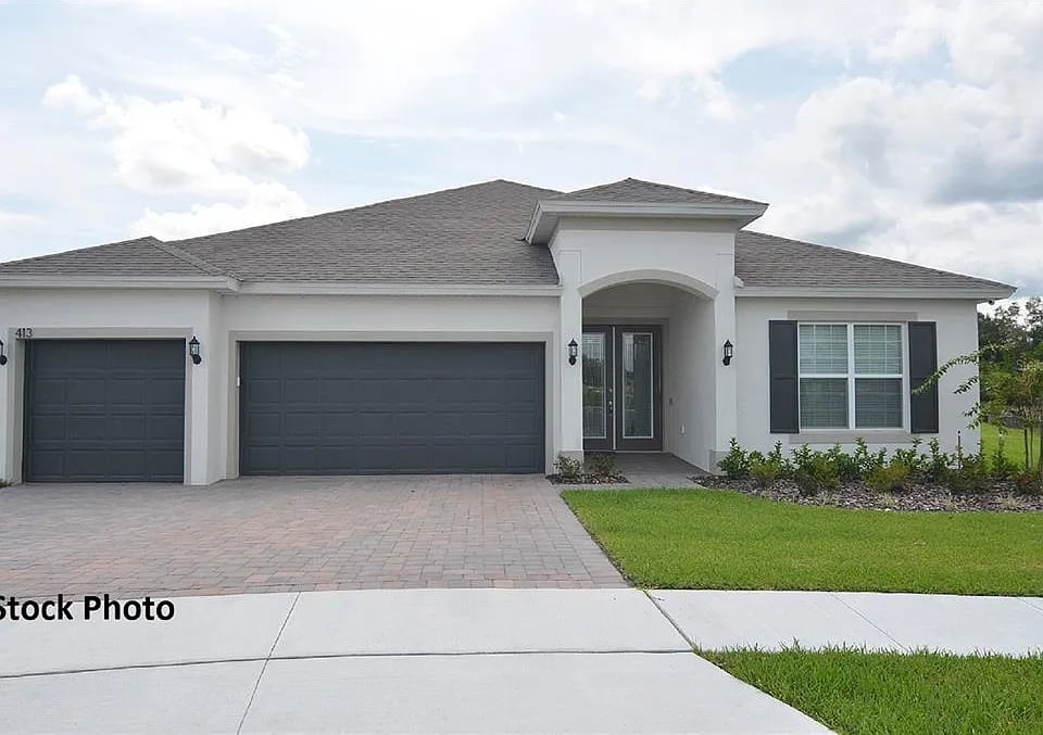  579 VIA BELLA COURT 