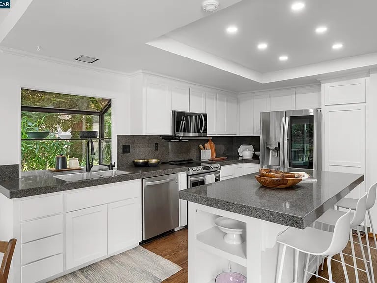 28 Curlew Way, Novato