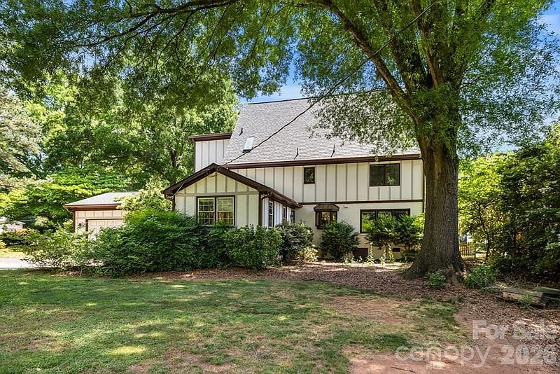 5335 Lansing Dr