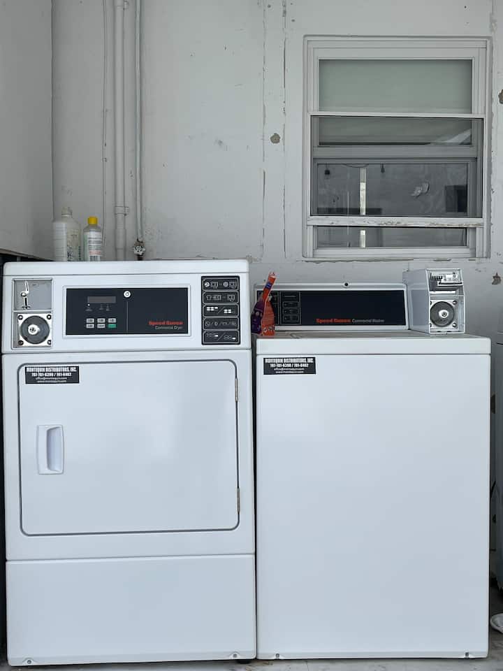 Beach House Apt 10 • 1BR + Sofa Bed • Full Kitchen - Airbnb