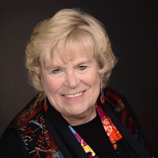 Carolyn Francis White Bear Lake, MN Real Estate Agent Headshot