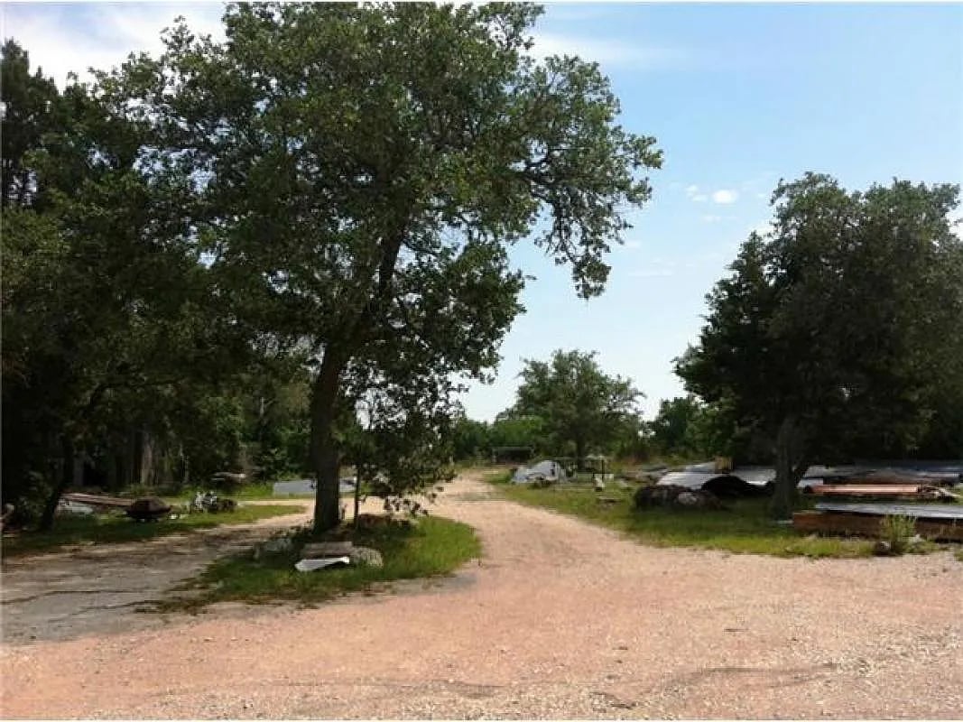 7748 E Us Highway 290 #B