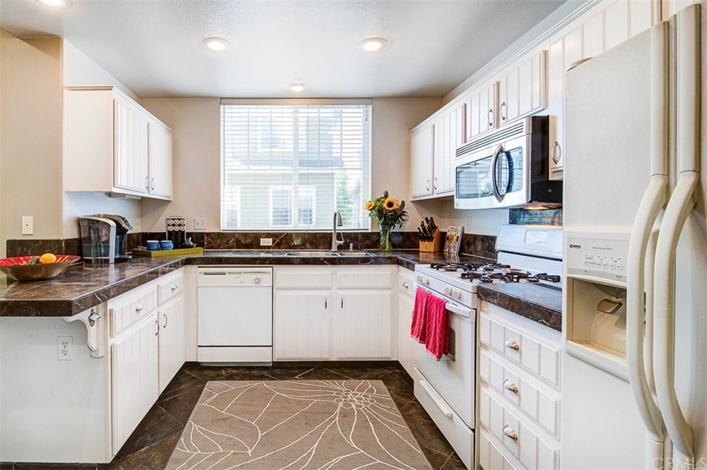 7461 Shelter Cove Cir