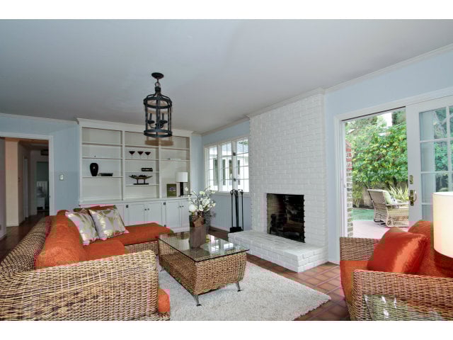 25 La Loma Drive