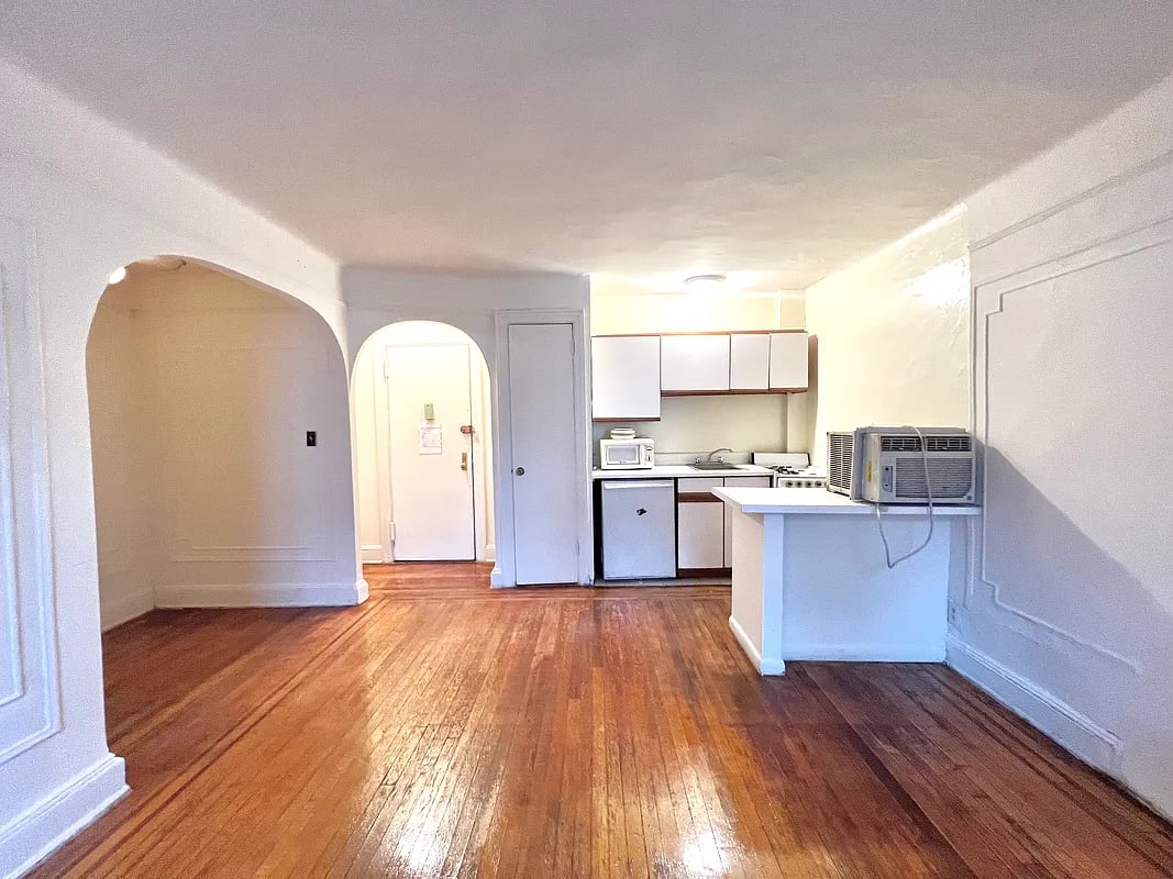 398 East 52nd Street 3B