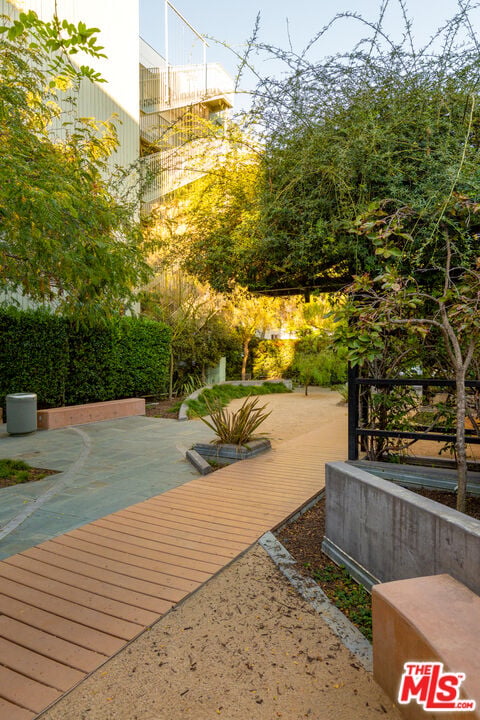 1351 Havenhurst Dr Unit: 203