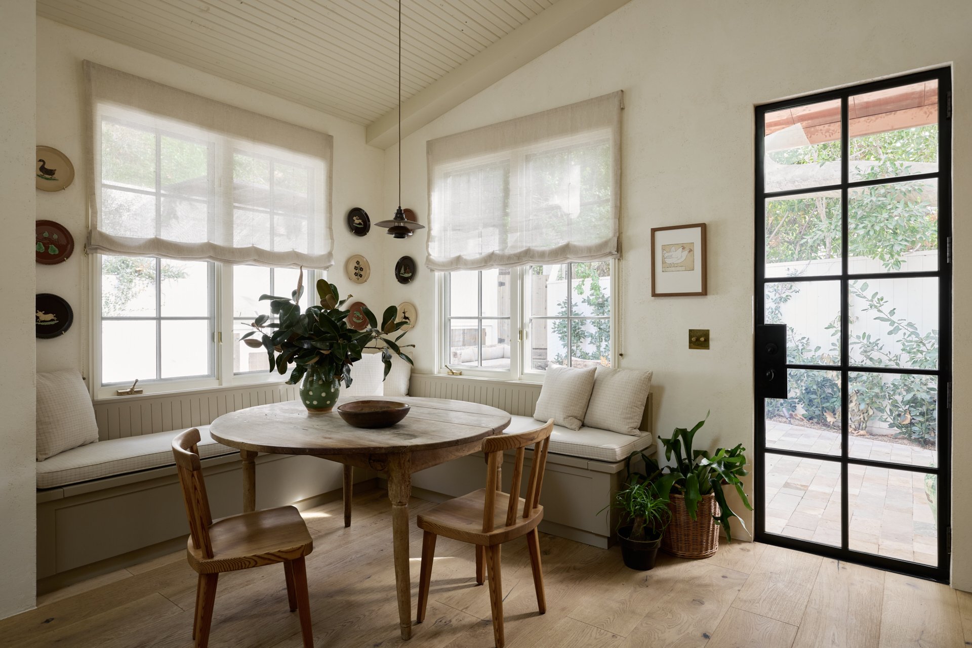 2420 Mandeville Canyon Rd, Brentwood