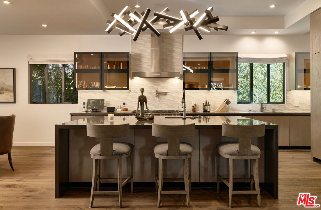 N Bowling Green Way, 90049