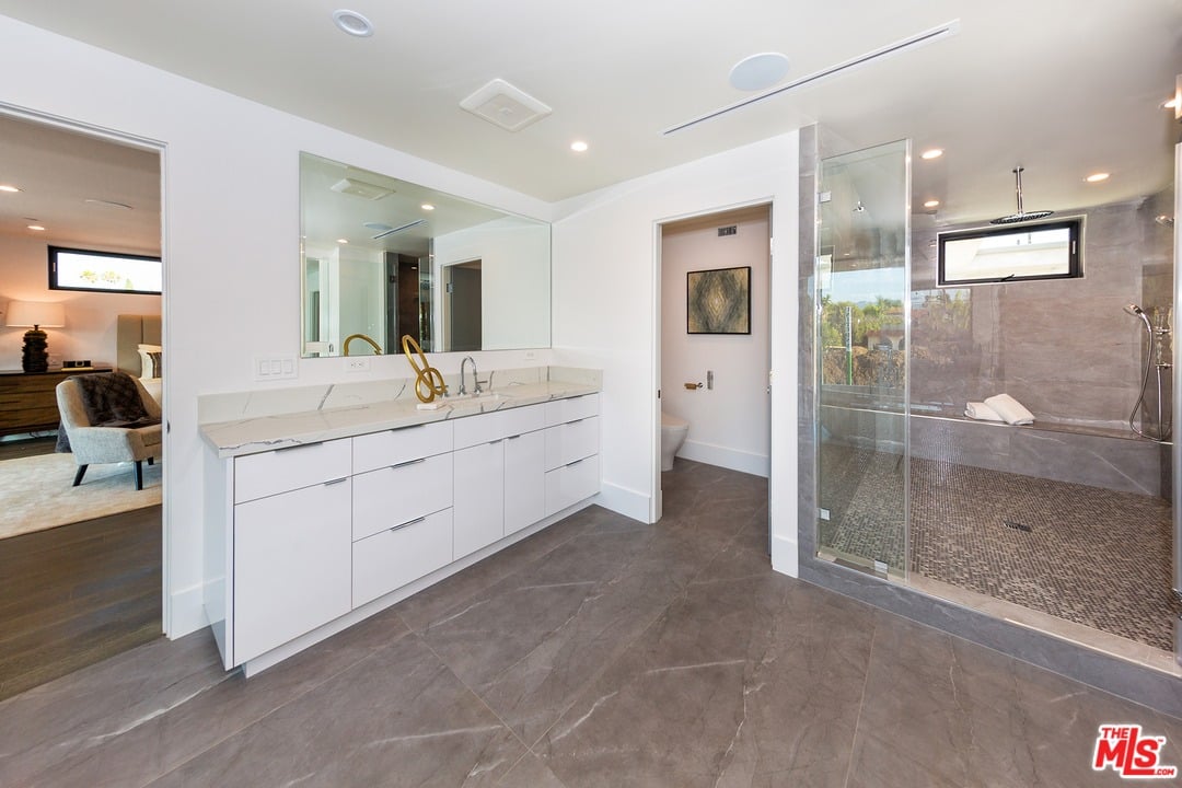 6511 Maryland Dr