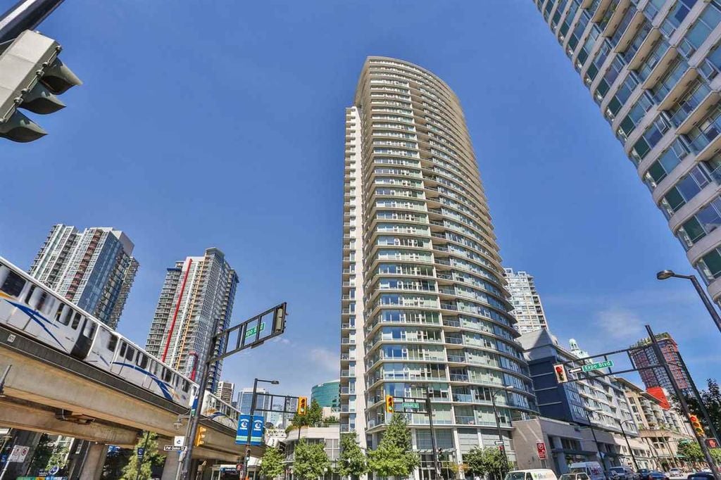 689 Abbott St, #3502