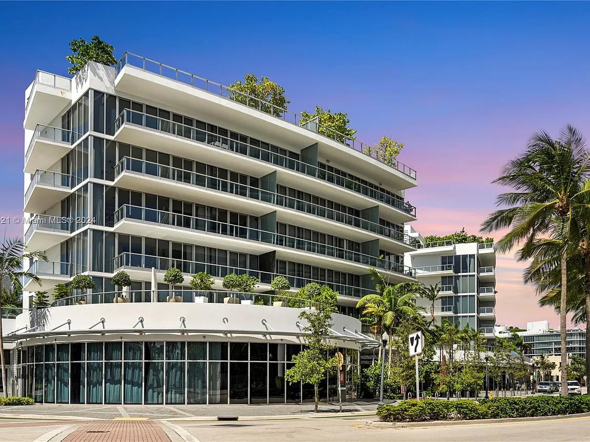 801 S Pointe Dr Unit: 202