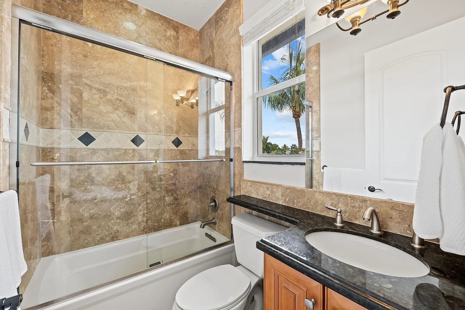 1261 NE 27th Wy