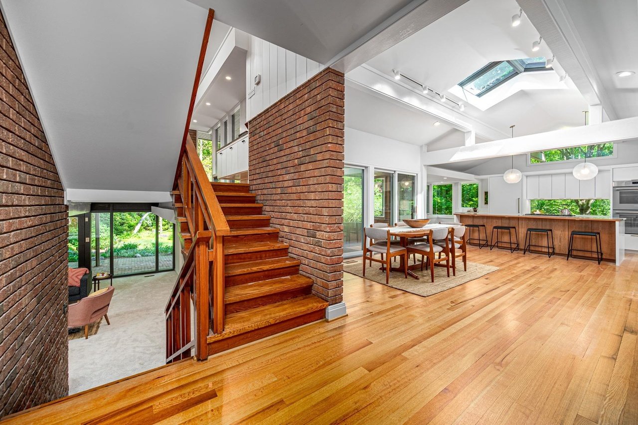 803 Cedar Falls Rd