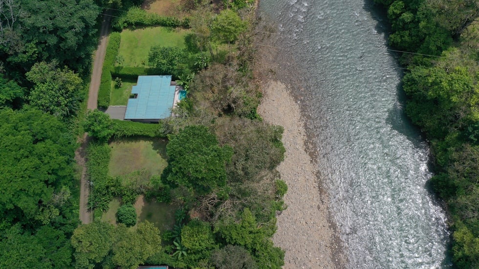 Luxury Riverfront Residence in Playa Dominical Walk to the Beach