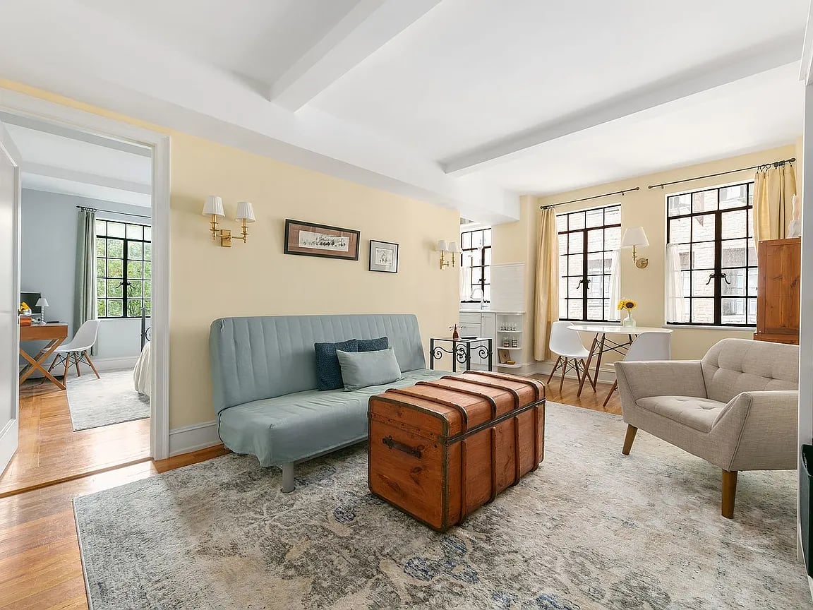 333 E 43rd St APT: 512