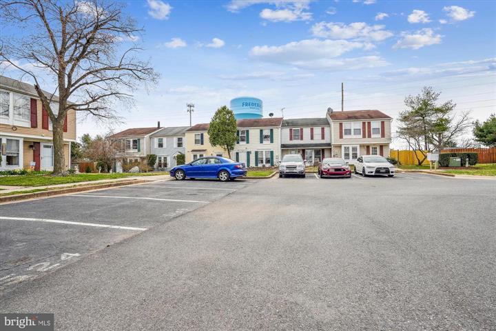 536 Riggs Ct