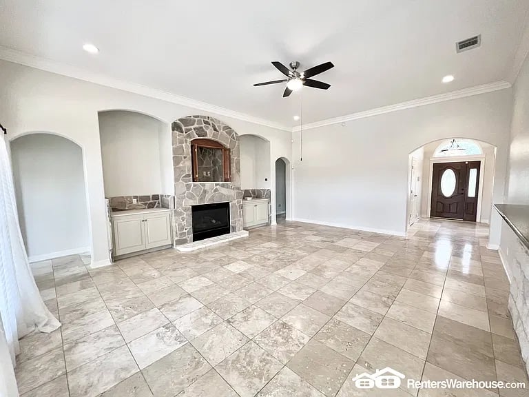1025 Windmill Rd