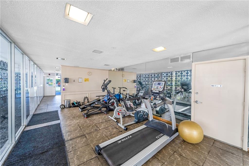 3000 NE 16th Ave APT 211