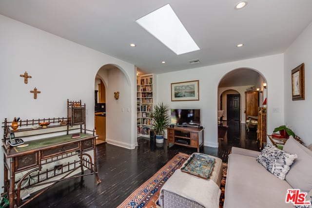 1738 N Ogden Dr