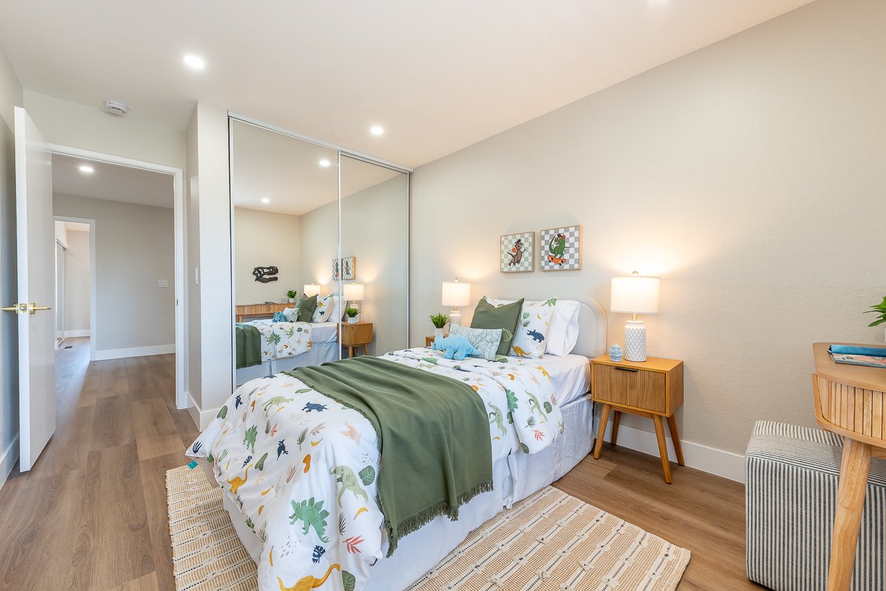 Newly Remodeled. 1 Bed/Bth down, Pioneer Elem!