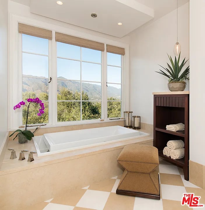 1041 Mission Ridge Rd