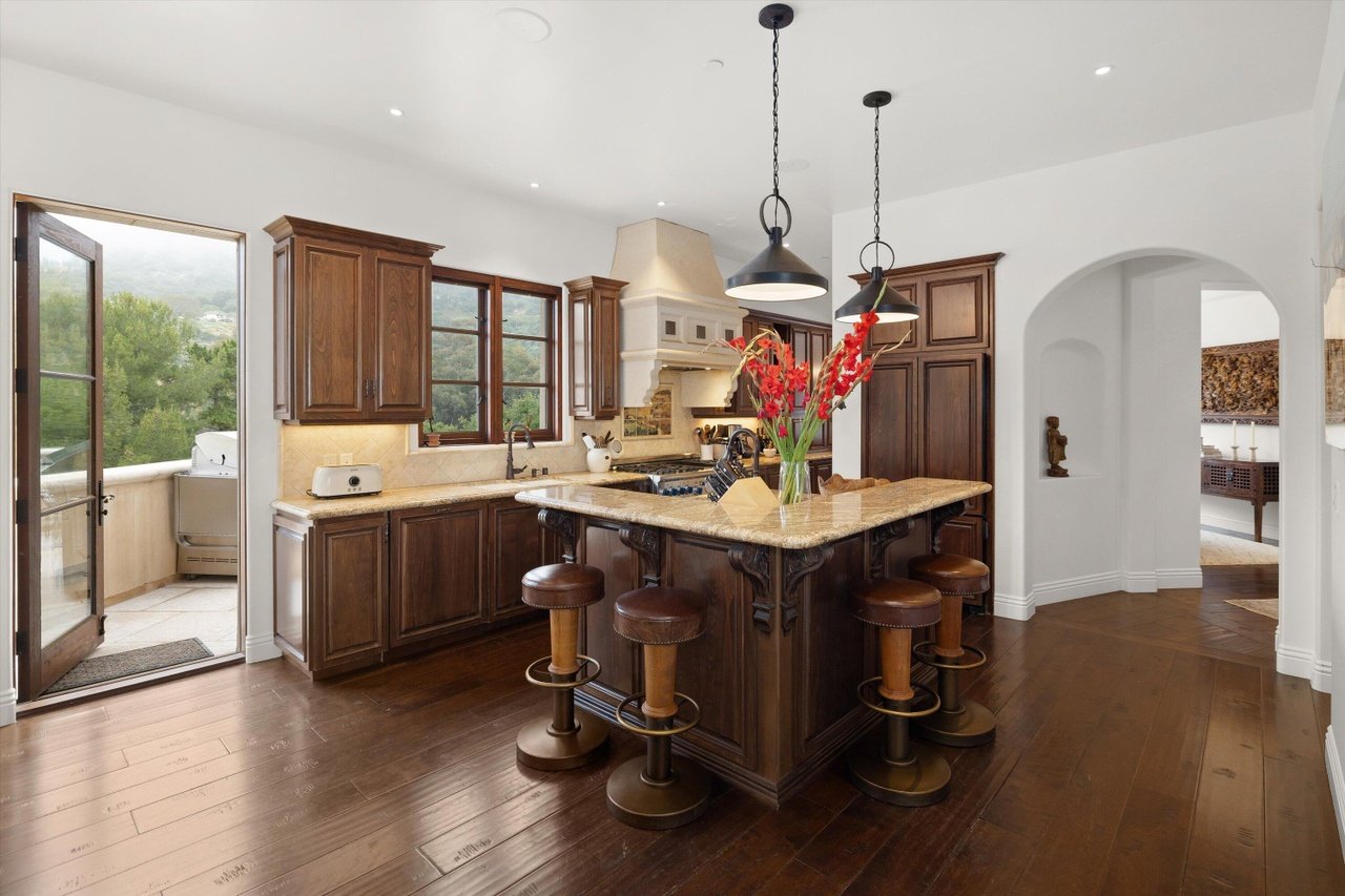 3091 Hidden Valley Ln