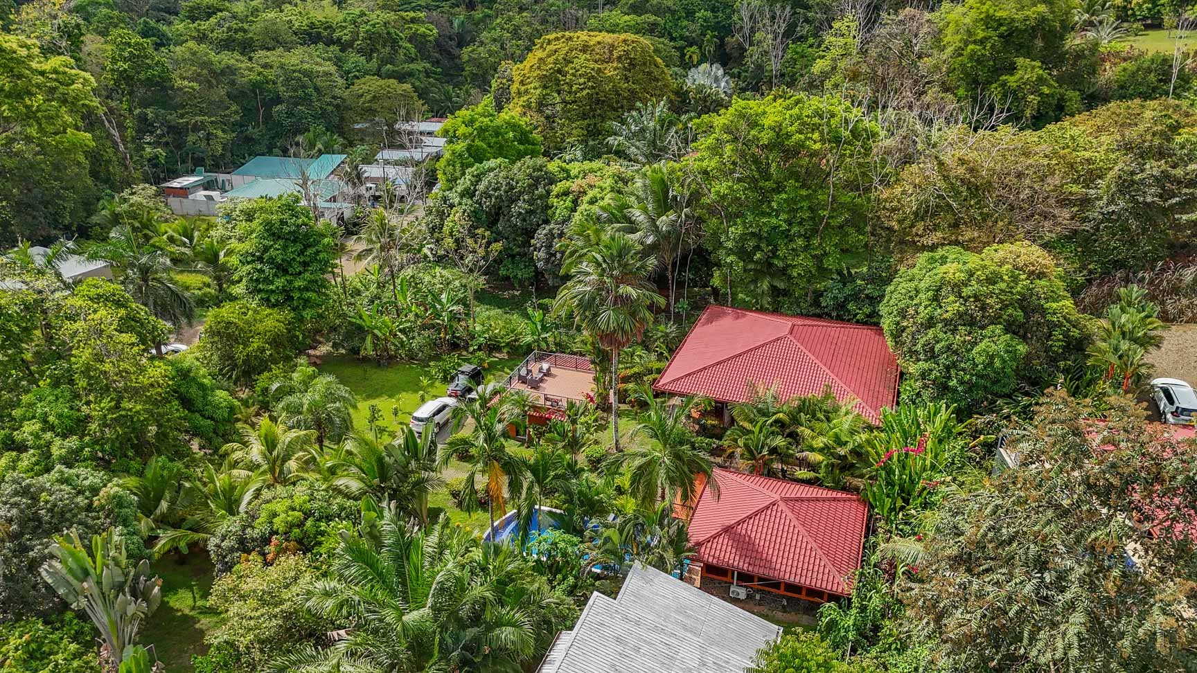 Ojochal Mountain View Home with Pool, Guest House & Gardens