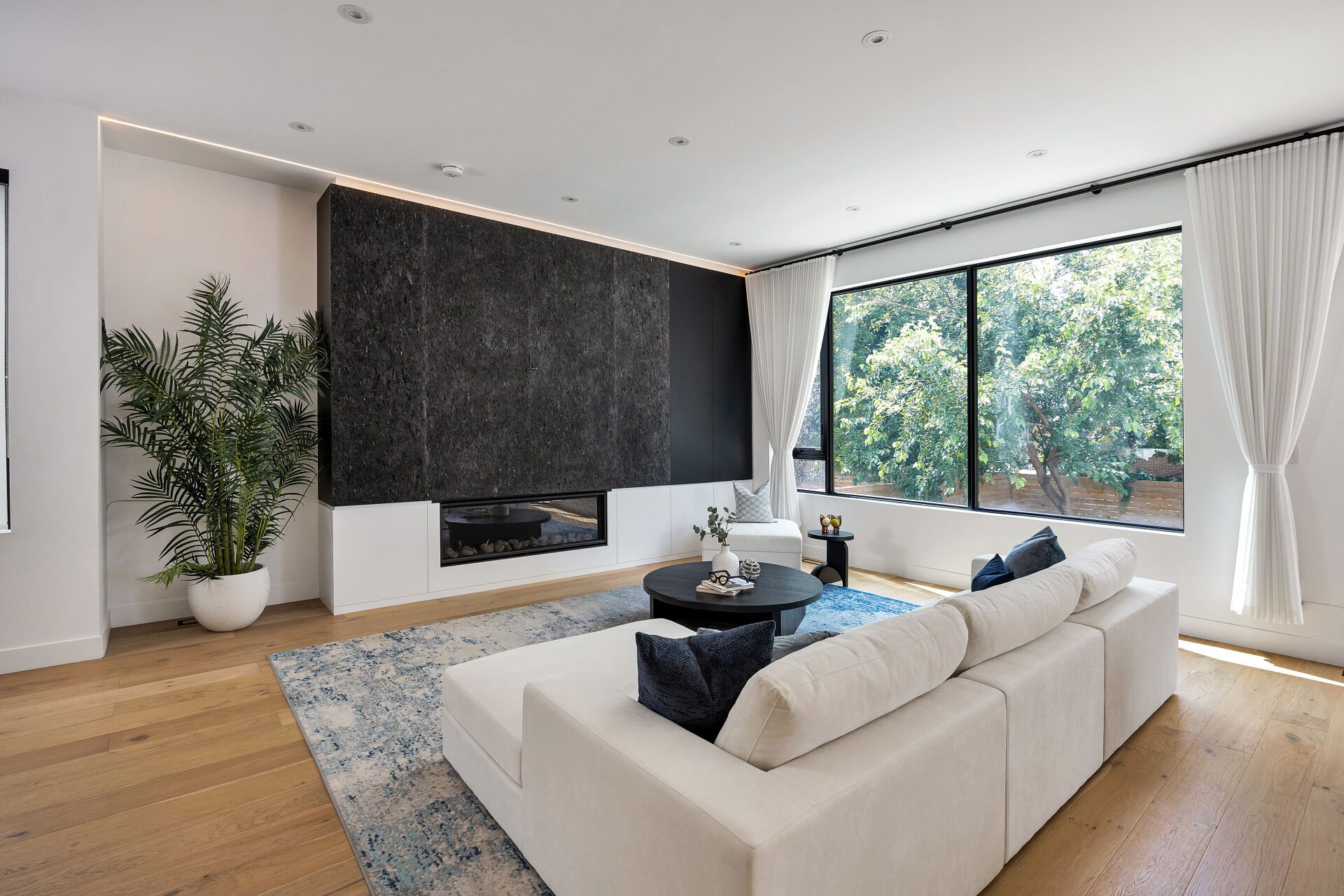 1405 Acton Crescent