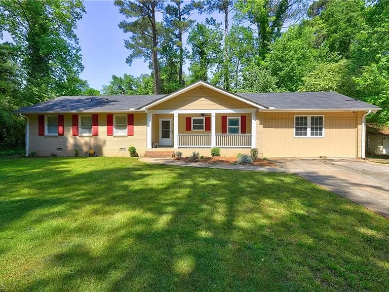 1504 Pineview Ter