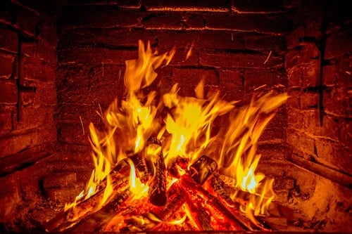 Fireplaces: Quick Safety Tips for Using Your Fireplace