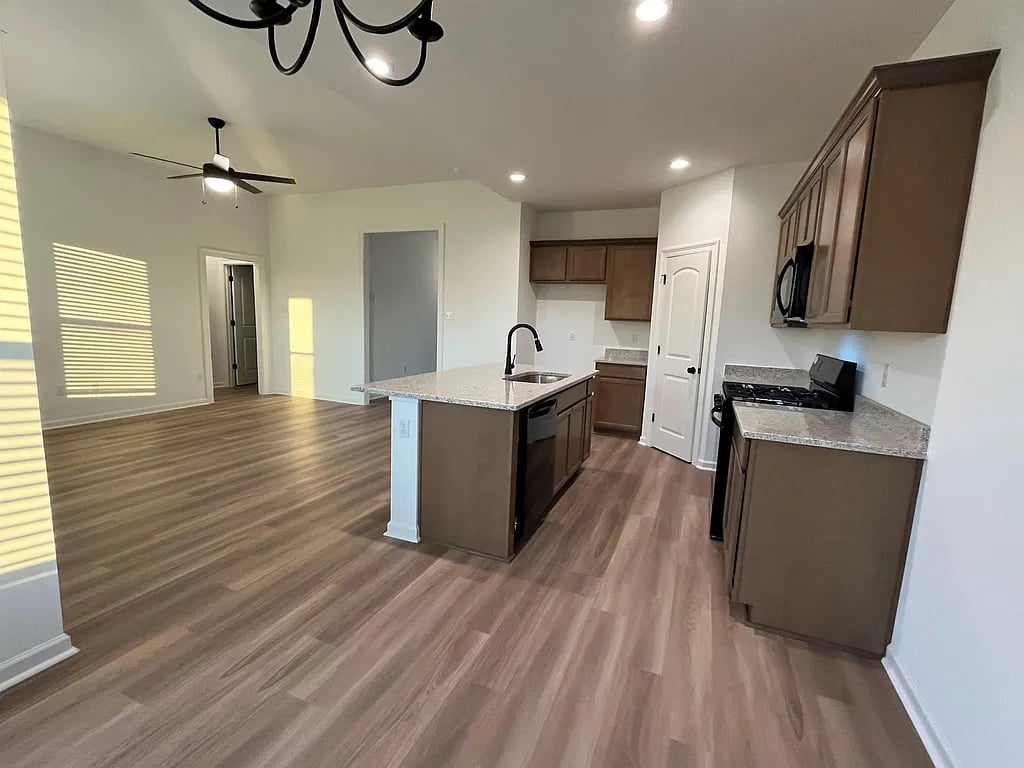 135 Headland Dr