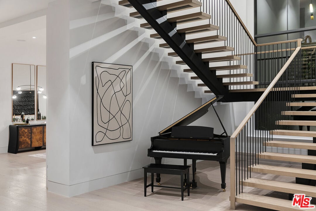 5376 Round Meadow Rd