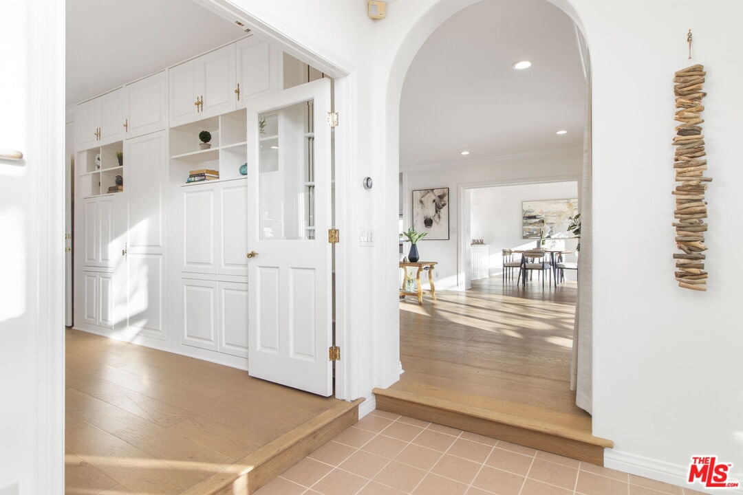 905 Berkeley St, 90403