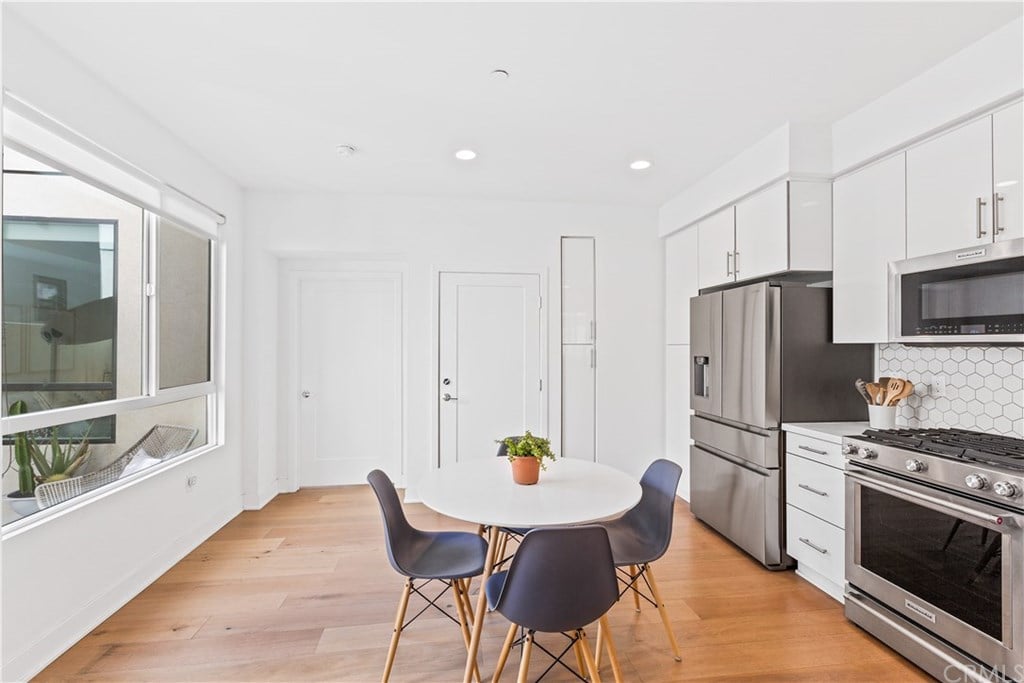 118 S Avenue 50, Unit 301